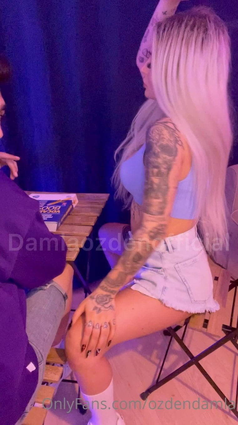 En yakin kiz arkadasimin sevgilisine kendimi siktirdim En yakin kiz arkadasimin sevgilisine kendimi siktirdim