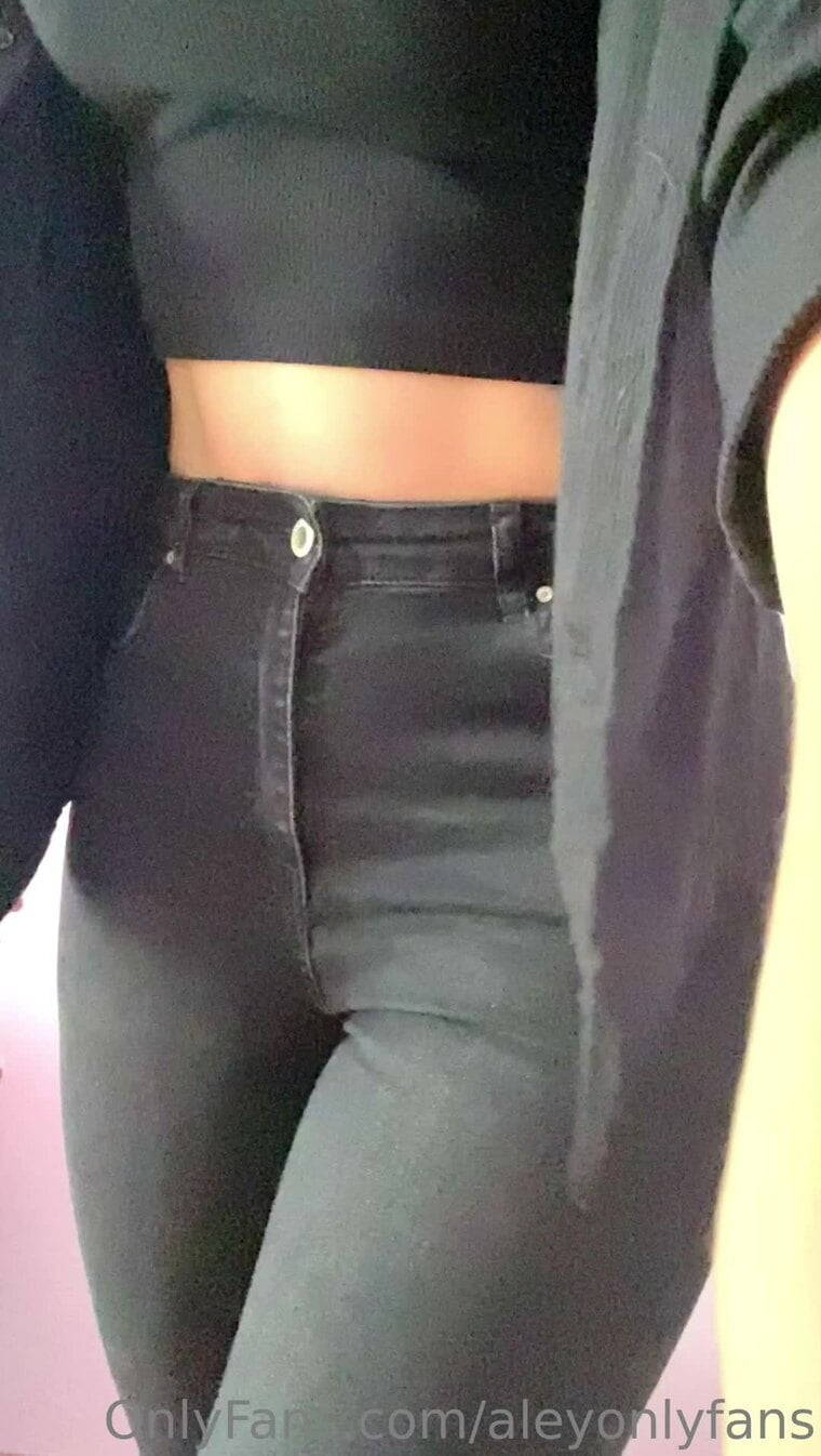 Dusa girmeden hemen once hizlica sizin karsinizda soyunmak istedim