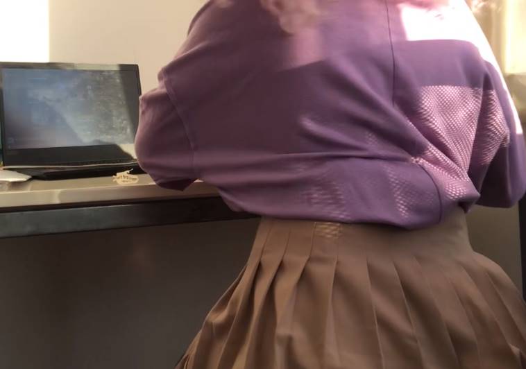 POV kutuphanede yanindayim 1
