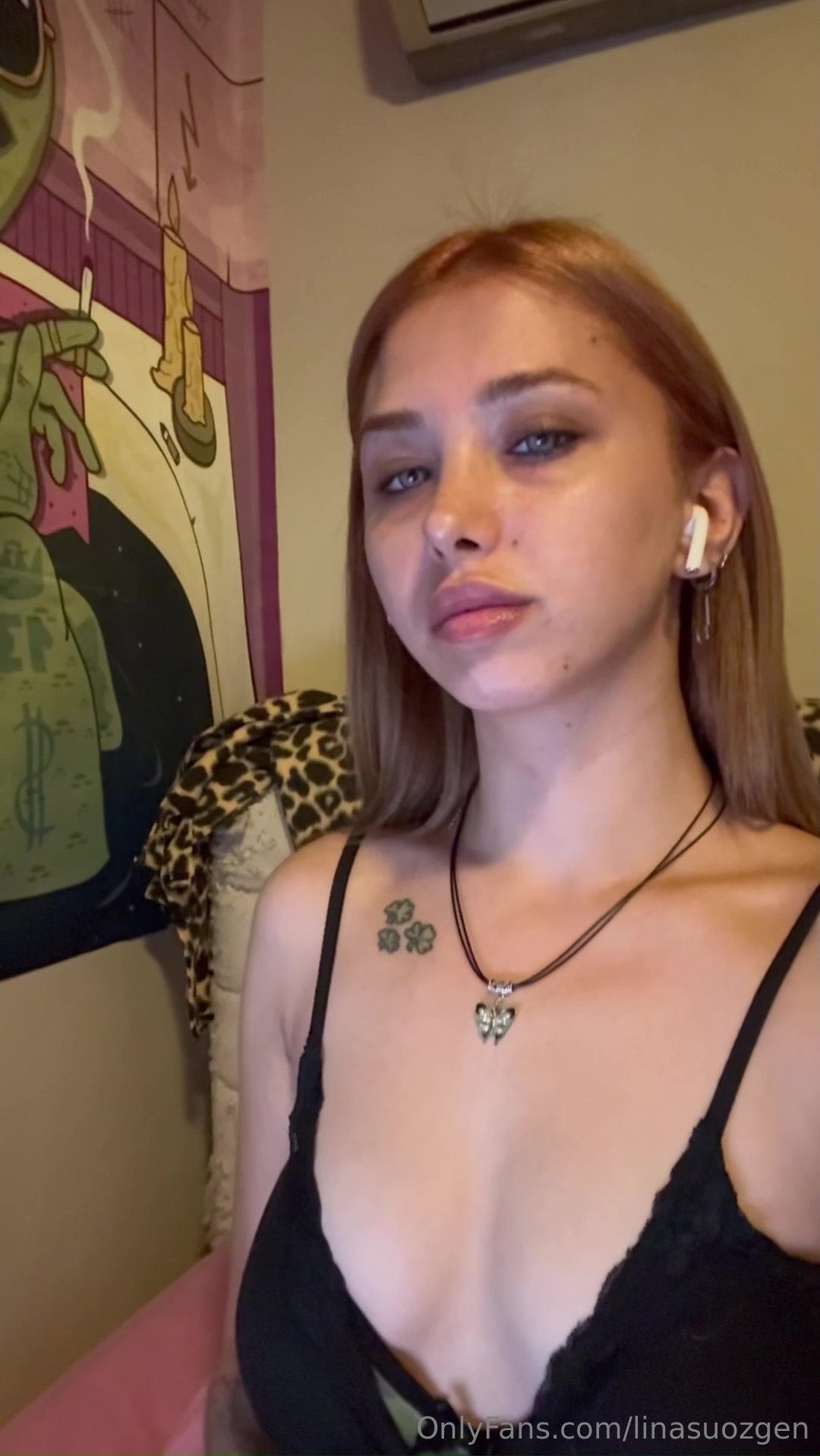 Yuzume bakarak mi bosalirsin goguslerime mi