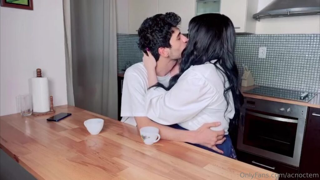 Kocam eve gelmeyince bende intikam olarak beni tavlayan tamirciye kendimi siktirdim 2